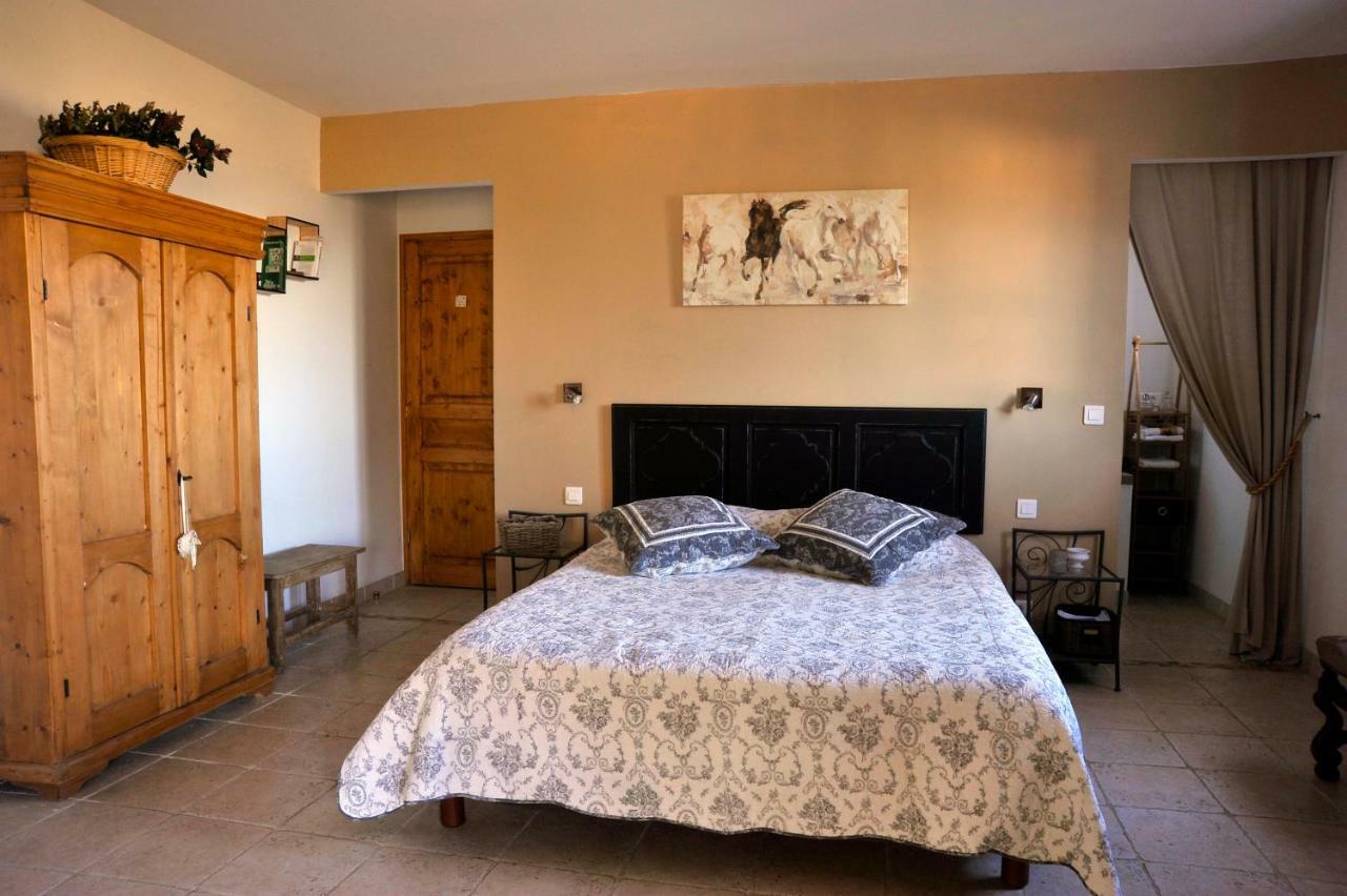 Bed And Breakfast La Maison De Nathalie Les Mayons Exterior photo